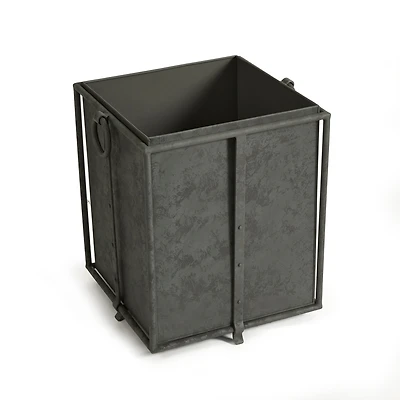 Callahan Square Planter