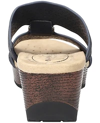 Easy Street Women's Rin Slip-Resistant Sandals