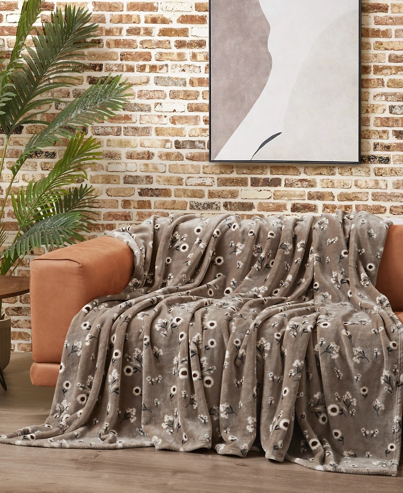 Lucky Brand Daisy Floral Cozy Plush Blanket