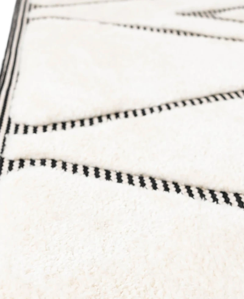 Bayshore Home Textured Tones Trellis 7'10"x10' Area Rug