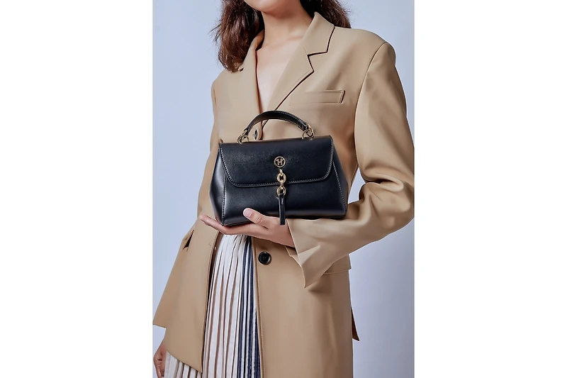 Women Classic Flap Bag Crossbody Victoria Hyde Elegance