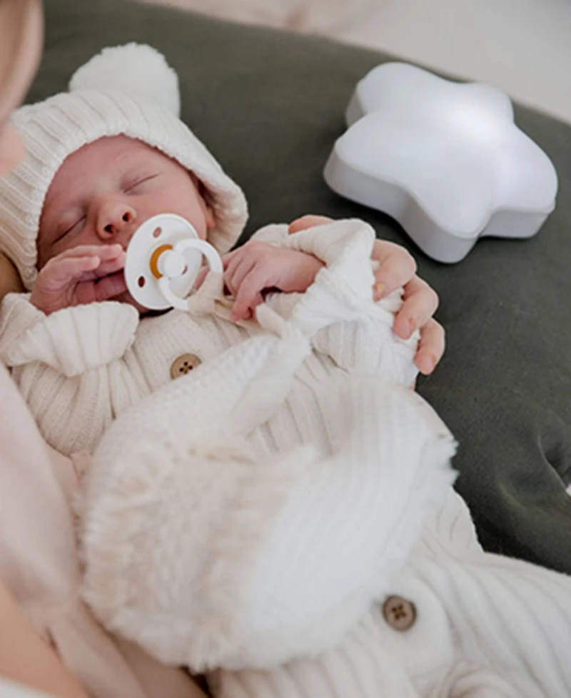 Bbluv Star Baby Nighlight and Music Box Baby Gear
