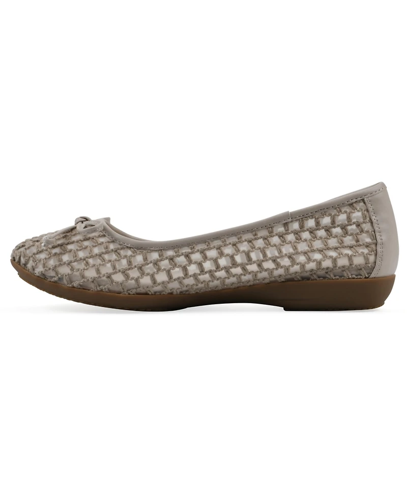 Cliffs by White Mountain Women's Chelcy Round Toe Ballet Flats