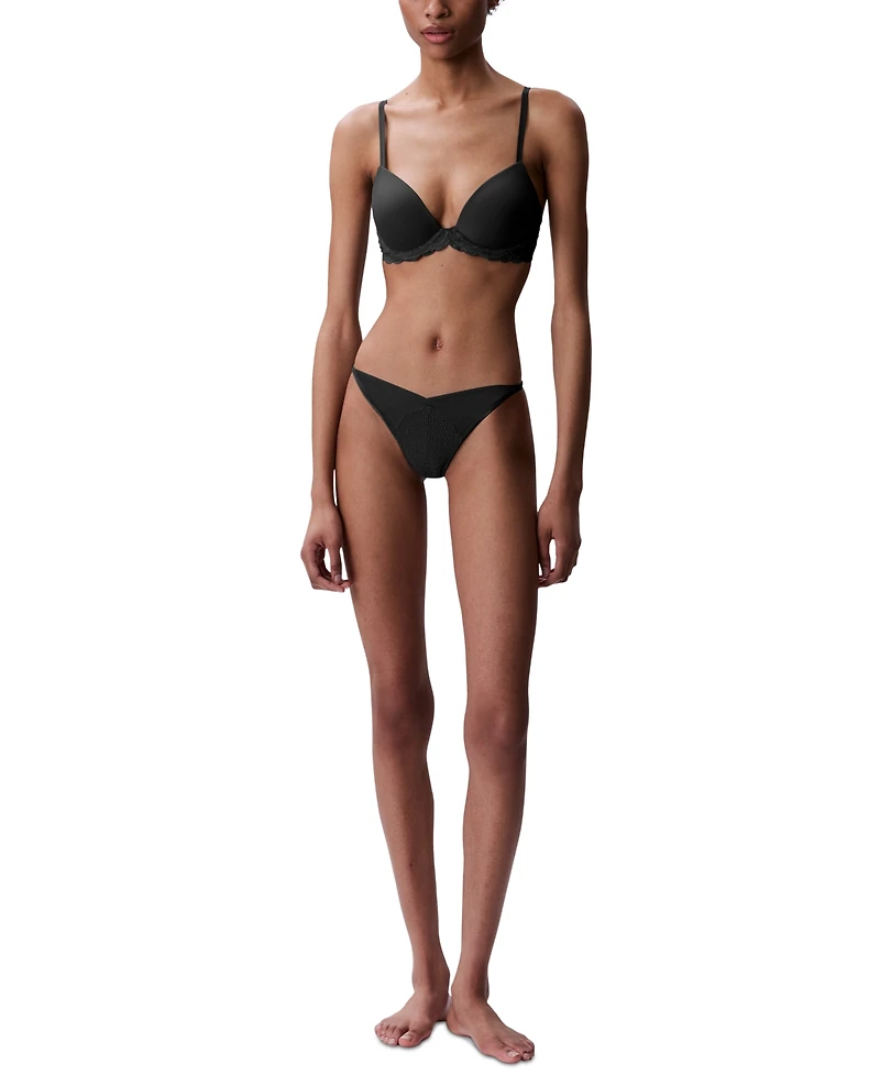 Calvin Klein Women's Sensual Stretch Lace Lift Demi Bra QF8122