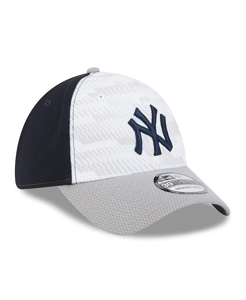New Era Men's Navy/Gray New York Yankees 2025 Mlb Clubhouse 39THIRTY Flex Hat