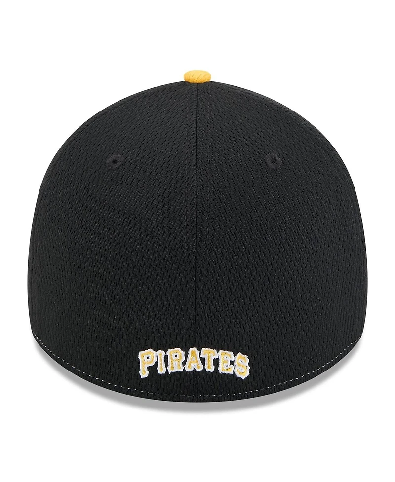 New Era Men's Black/Gold Pittsburgh Pirates 2025 Mlb Clubhouse 39THIRTY Flex Hat
