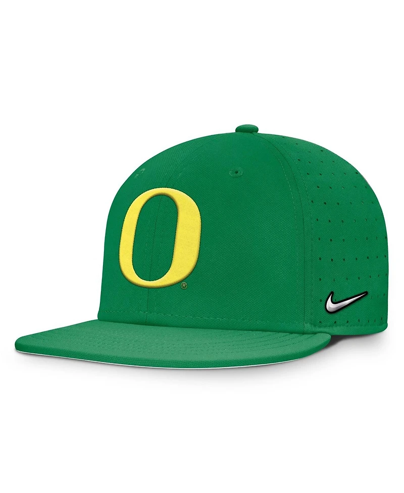 Nike Men's Green Oregon Ducks On-Field Dugout True Performance Fitted Hat
