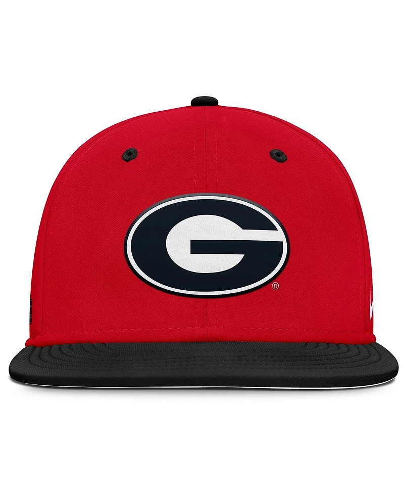 Nike Men's Red Georgia Bulldogs On-Field Dugout True Performance Fitted Hat