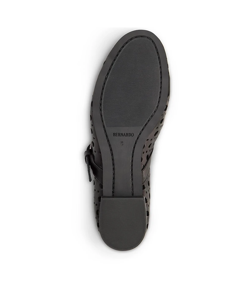Bernardo Borden Perf Mary Jane Flat
