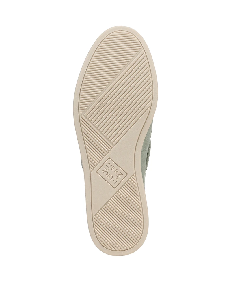 Naturalizer Women's Keelboat Closed Round Toe Hybrid Sport Boat Shoes