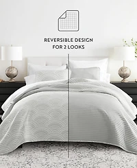 ienjoy Home Scallop Reversible 2-Pc. Lightweight Quilt Set, Twin/Twin Xl