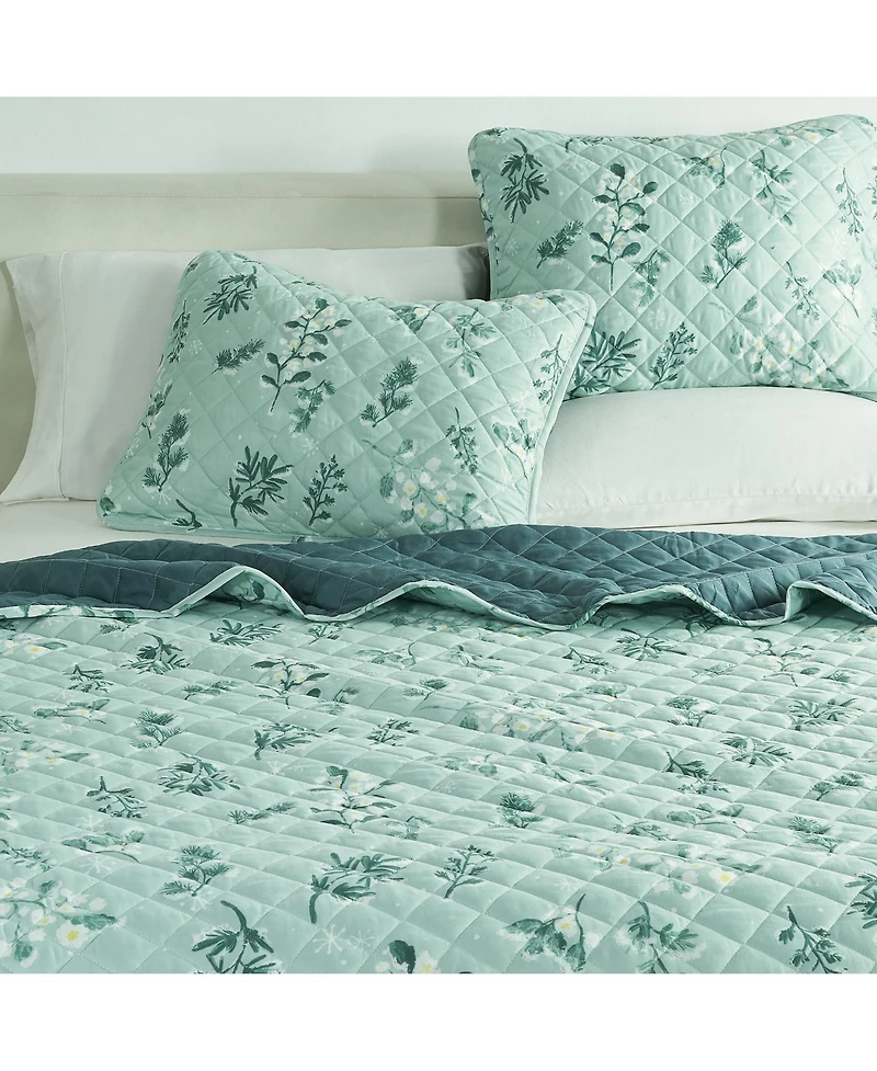 Reversible Microfiber Winter-Printed Quilt Set with Shams