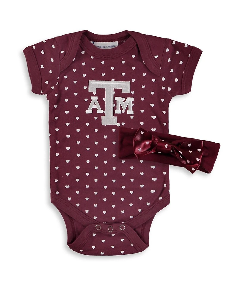 Two Feet Ahead Girls Baby Boys and Maroon Texas A & M Aggies Hearts Bodysuit Headband Set