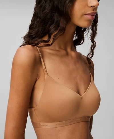 Calvin Klein Women's Form To Body Lightly Lined Bralette QF7618