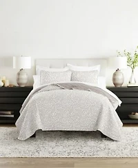 Ienjoy Home Tossed Ferns Reversible Quilt Sets