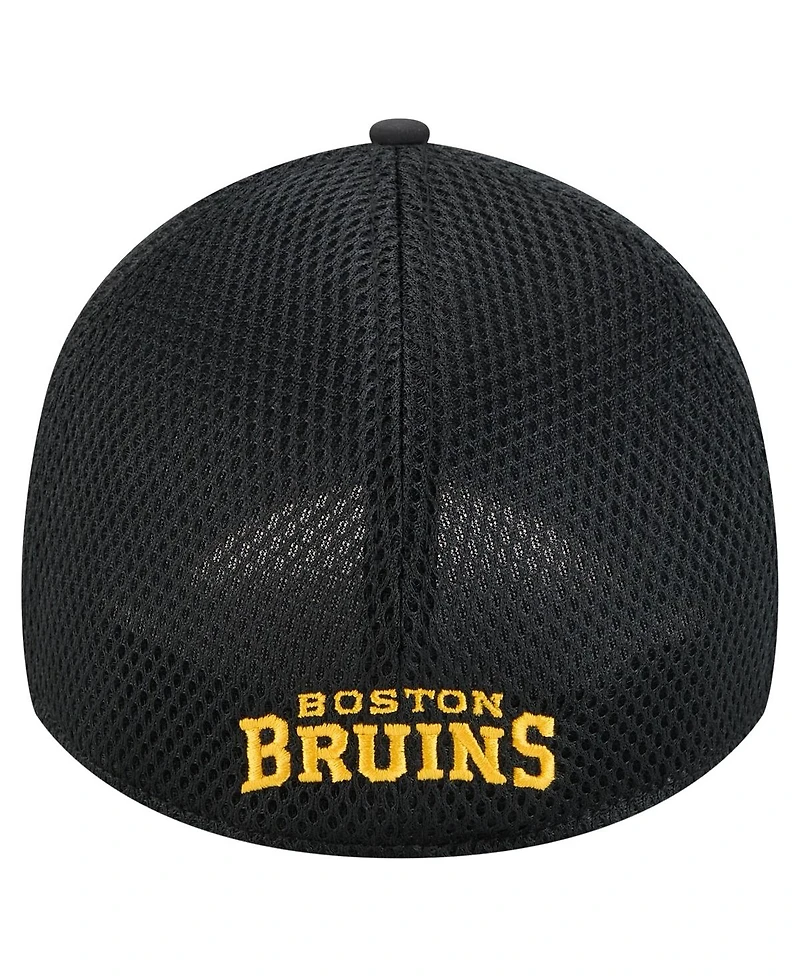 New Era Men's Black Boston Bruins Linear Featherweight 39THIRTY Flex Hat