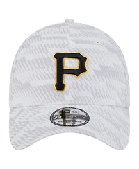 New Era Men's White Pittsburgh Pirates Graded 39THIRTY Stretch Fit Hat