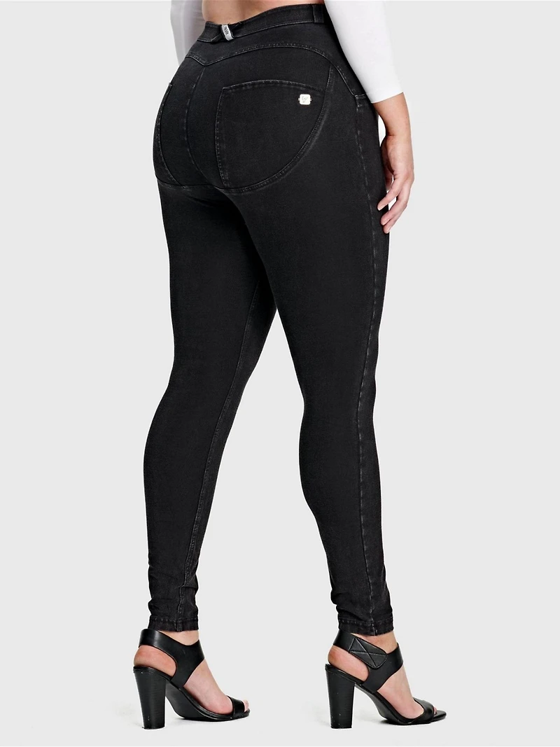 Freddy Women's Curvy High-Rise Sculpting Skinny Jeans