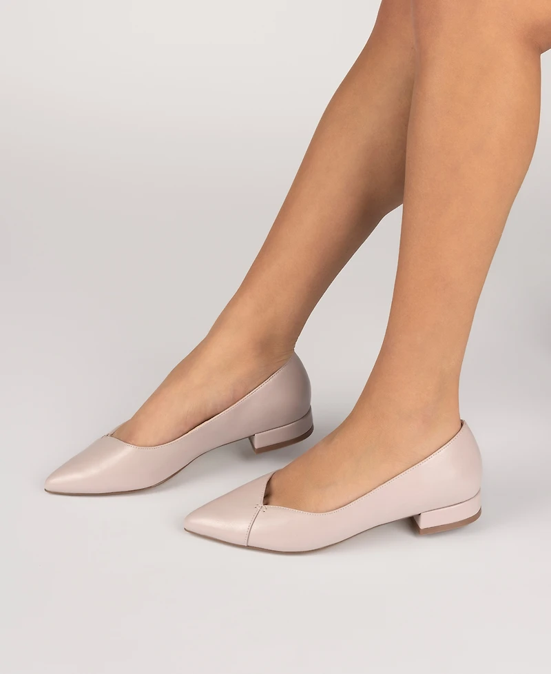 Journee Collection Women's Carmin Pointed Toe Flats