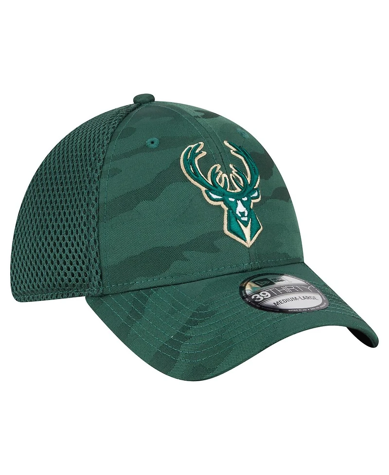 New Era Men's Hunter Green Milwaukee Bucks Subtle Camo 39THIRTY Flex Hat