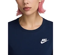 Nike Women's Sportswear Club Essentials T-Shirt