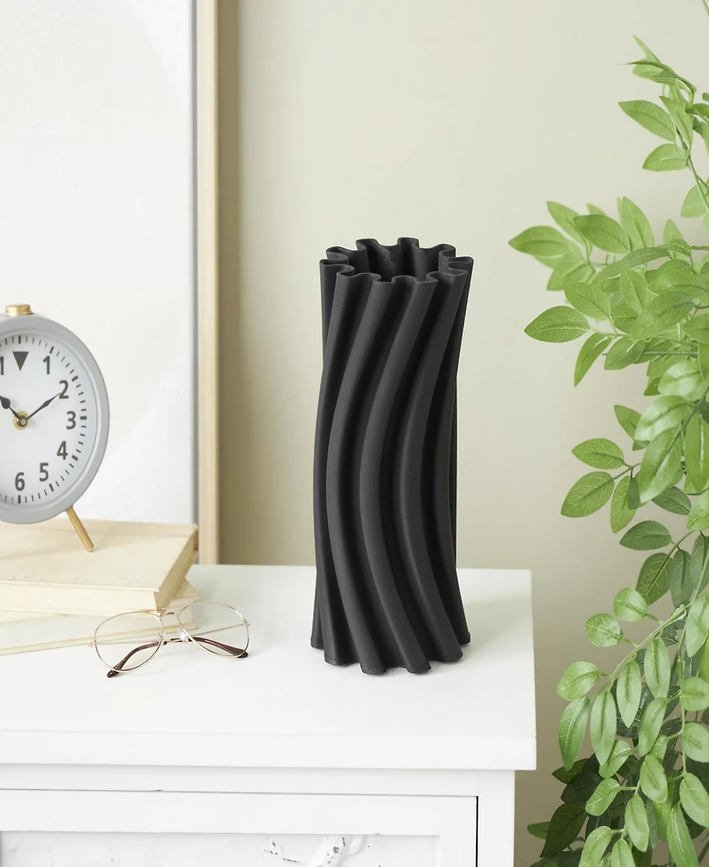 Rosemary Lane Ceramic Abstract Curvy Ribbed Decorative Vase with Floral Shaped Rim, 11"