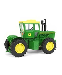 Ertl 1/32 John Deere 7520 4WD Tractor w/ Long Hood Stripe & Rear Fenders