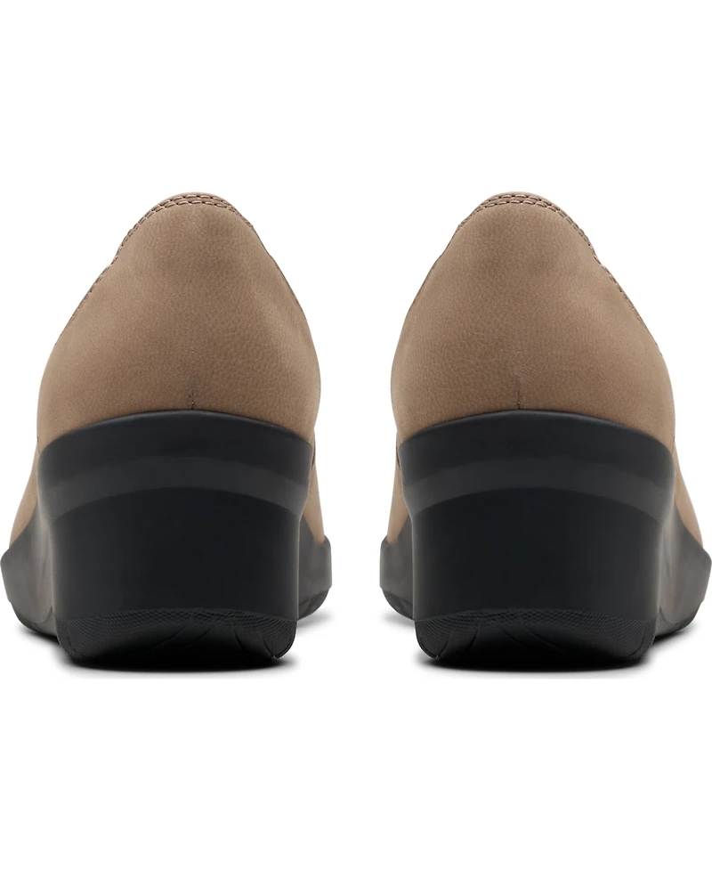 Clarks Collection Women's Suttyn Kaylie Slip-On Shoes