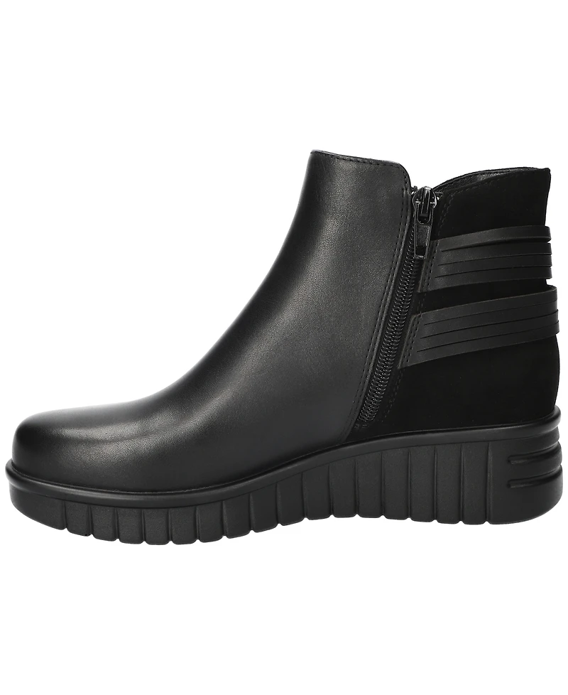 Bella Vita Women's Sueann Round Toe Ankle Booties
