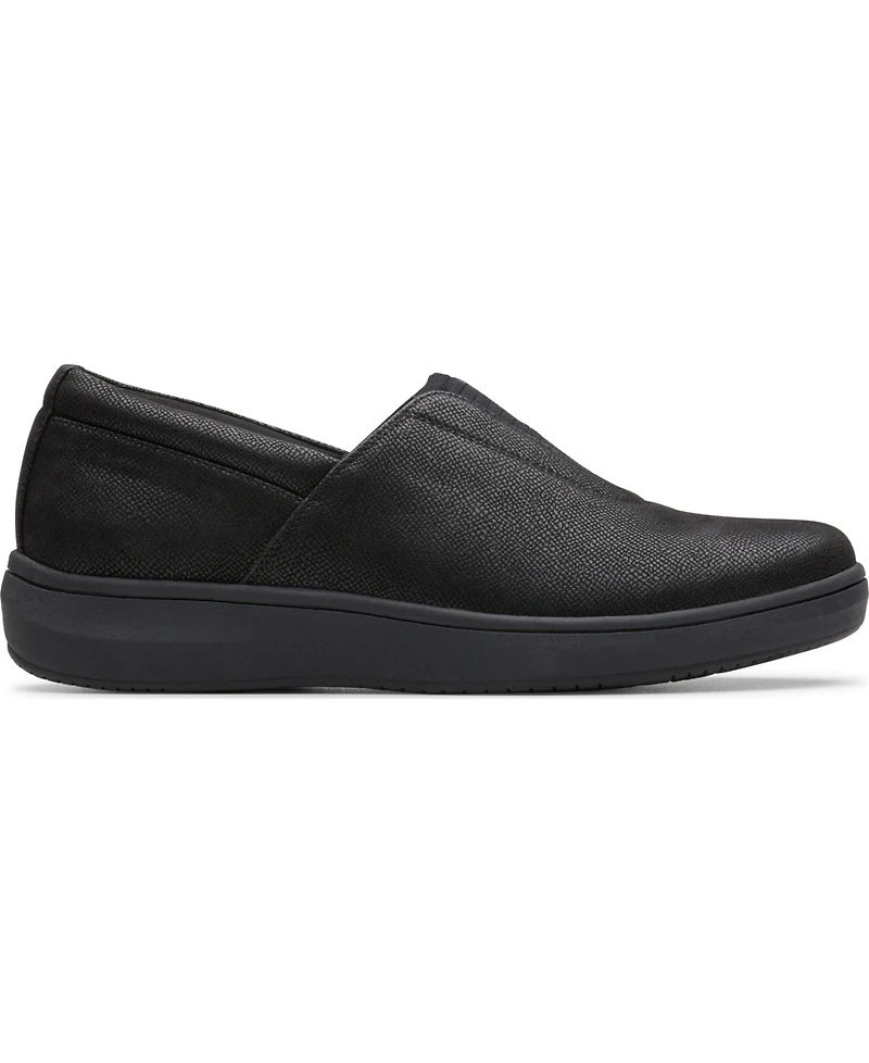 Clarks Women's Cloudsteppers Breeze Sky Ria Round Toe Shoes