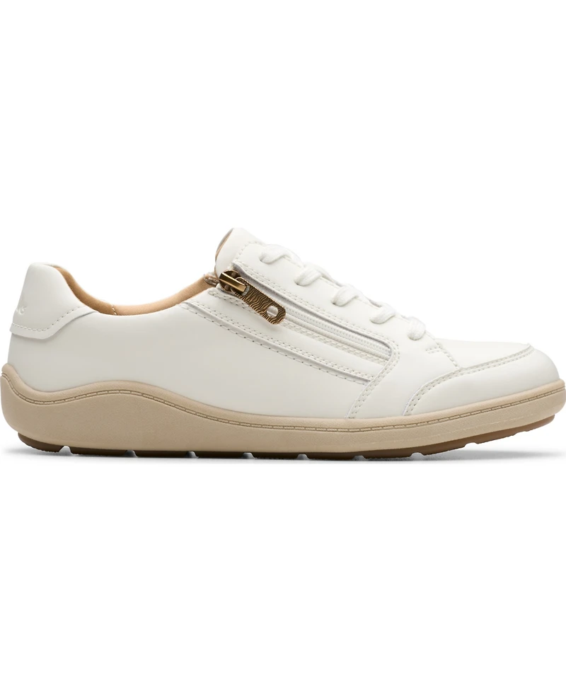 Clarks Women's Bryianne Bayla Round Toe Sneakers