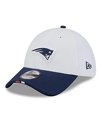 New Era Men's White/Navy England Patriots 2025 Nfl Training Camp 39THIRTY Flex Hat