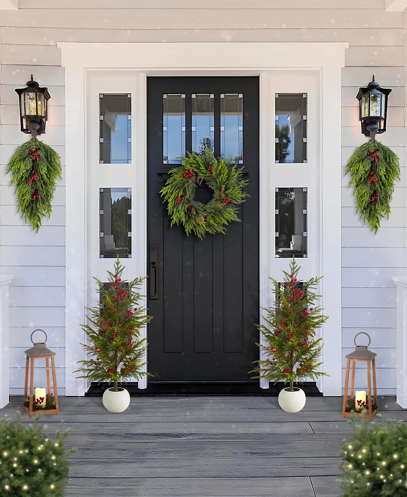 Glitzhome 24" Polyethylene Christmas Dripping Wreath