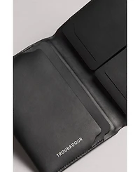 Troubadour Men's Passport Wallet