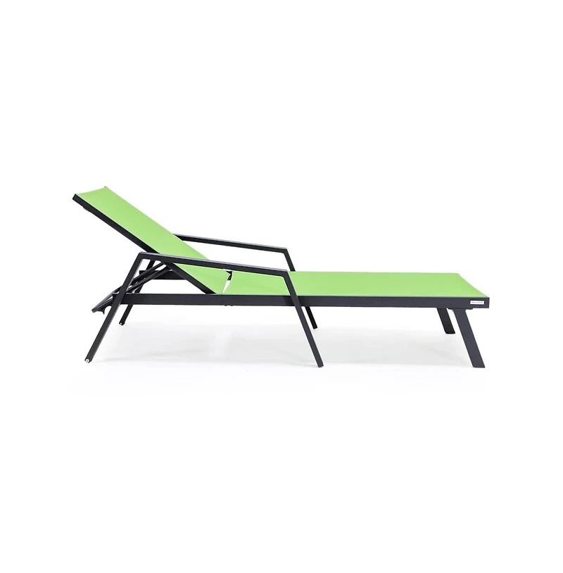 LeisureMod Lounge Chair With Armrests in Black Aluminum Frame