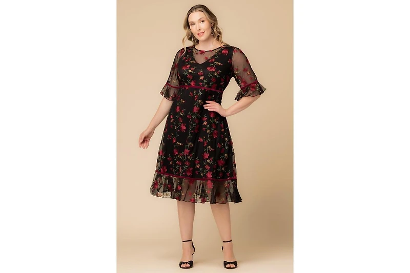Women's Plus Wildflower Embroidered Floral Mesh Cocktail Dress
