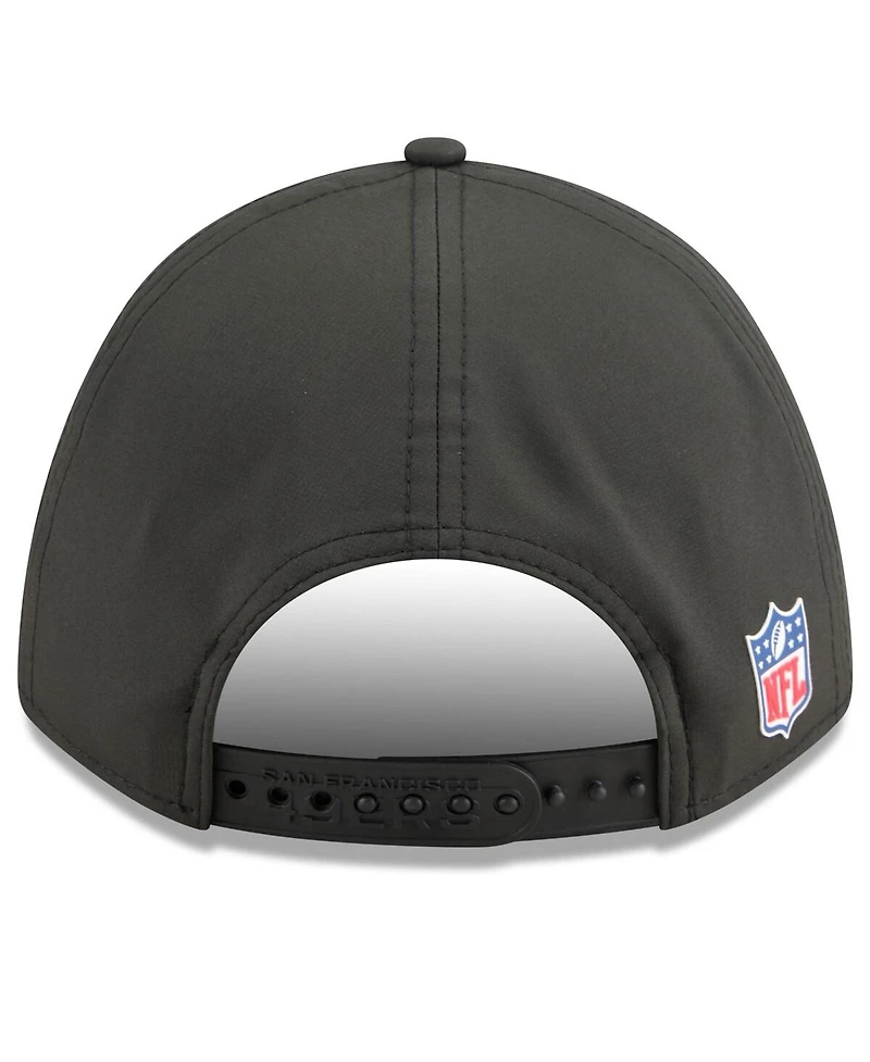 New Era Men's San Francisco 49ers 2025 Sideline M-crown 9FORTY Adjustable Hat
