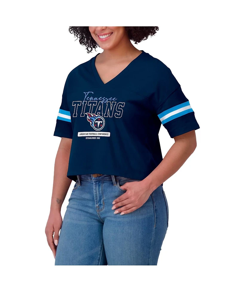 Wear by Erin Andrews Women's Navy Tennessee Titans Color Block Boxy Modest Crop V-Neck T-Shirt
