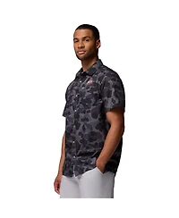 Columbia Men's Black Ohio State Buckeyes Super Slack Tide Omni-Wick Button-Up Shirt