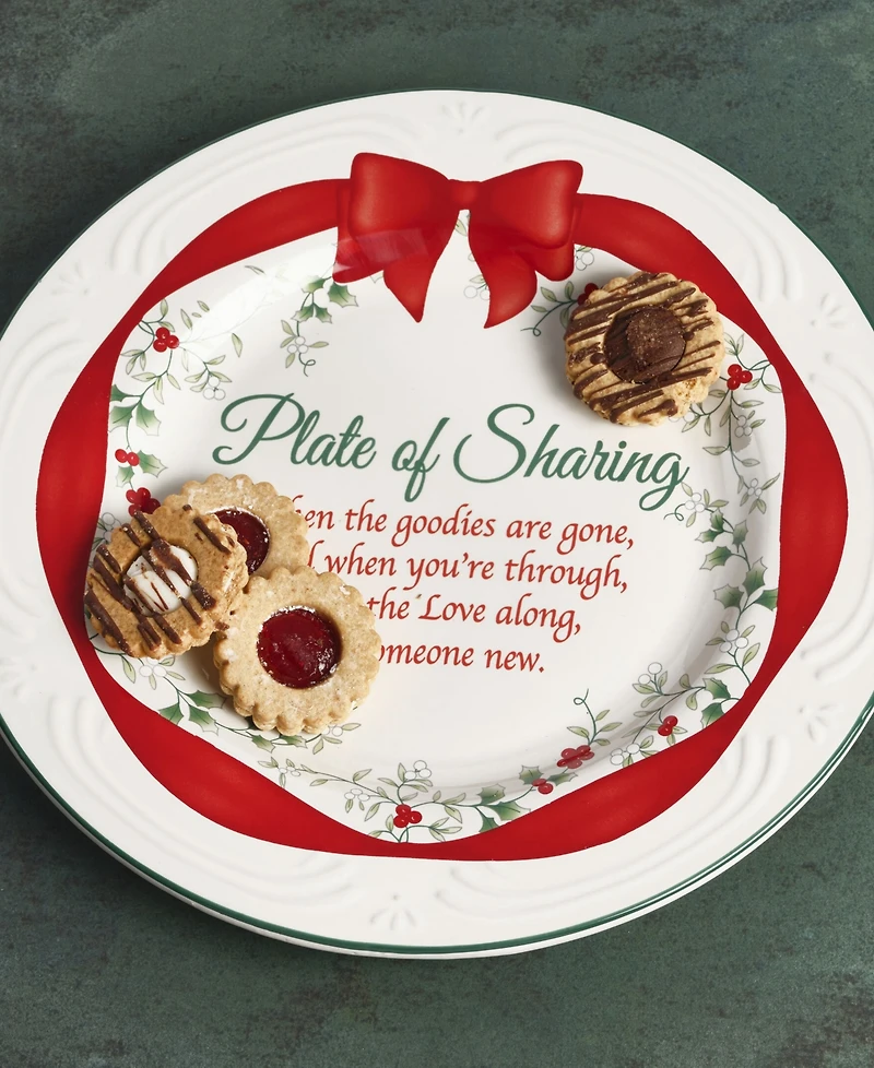 Winterberry Red Ribbon Sharing Plate