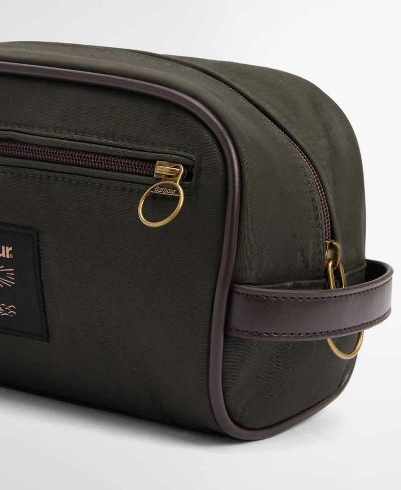 Barbour Men's Classic Small Hanging Washbag