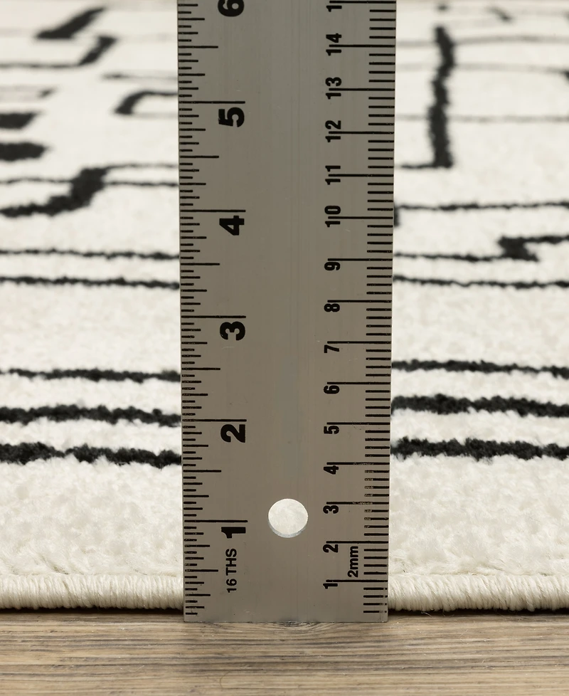 Oriental Weavers Quinn QUI11 5' x 8' Area Rug