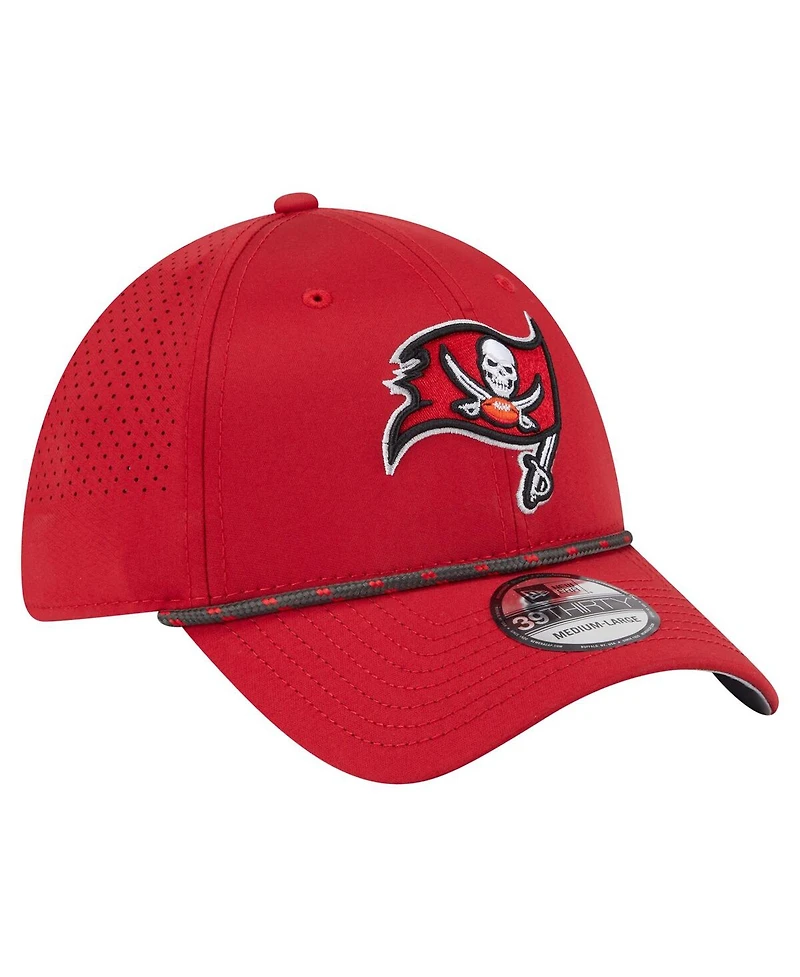 New Era Men's Red Tampa Bay Buccaneers Perforated 39THIRTY Flex Hat