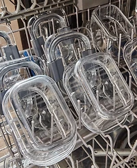 Rubbermaid Brilliance 6.97-Cup Round Leak Proof Food Storage Container