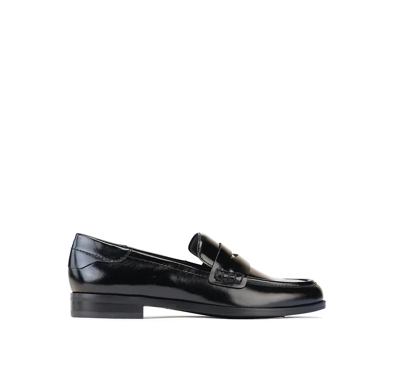 Eos Footwear Women's Jenna Loafer