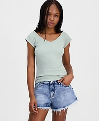 Hippie Rose Juniors' Wide-Double-v-Neck Short-Sleeve Top