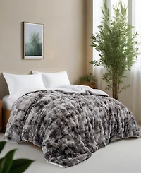 Unikome Fluffy and Plush Down Alternative Comforter