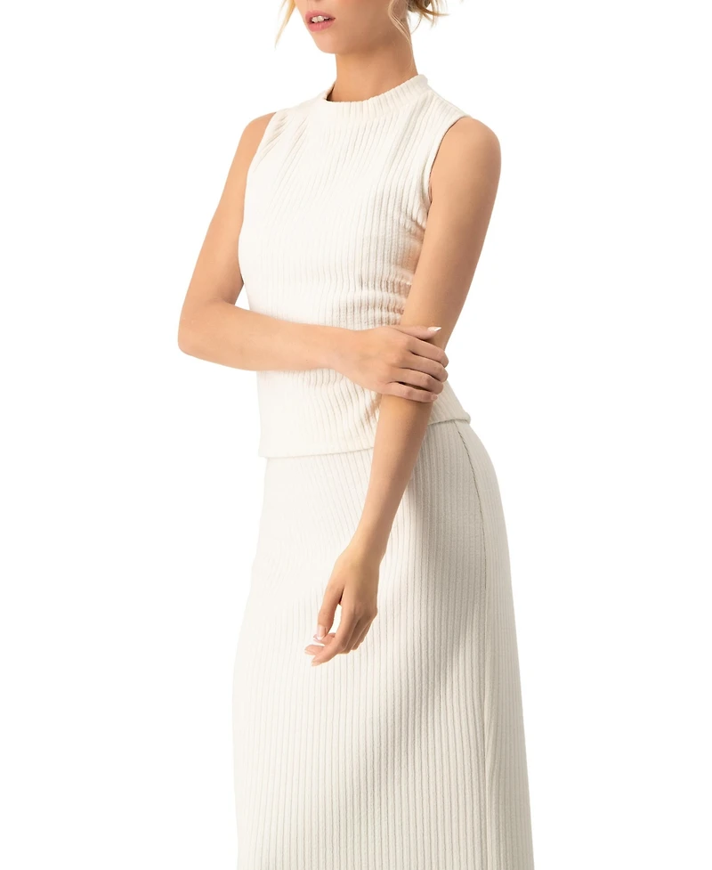 Ivonne Women's Sleeveless Ribbed Crop Top