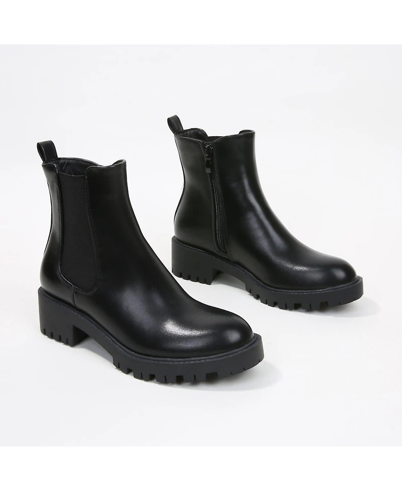 Berness Women's Kaya Lug Sole Chelsea Booties