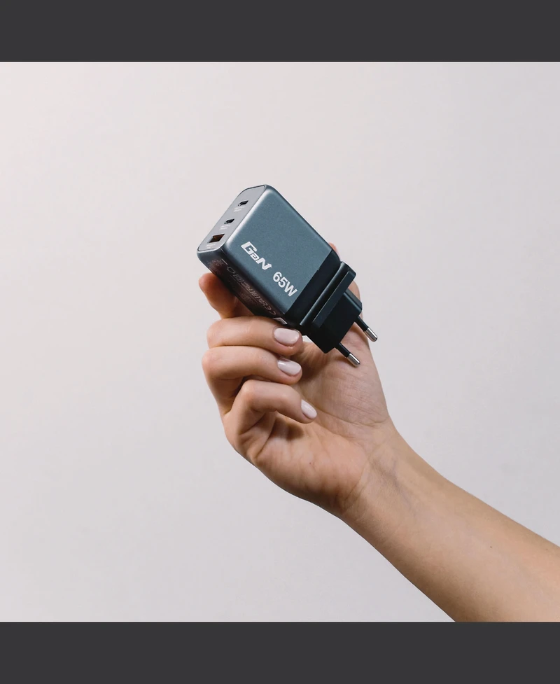 Verbatim 32201 65 Watts 3-Port GaN Wall Charger - Black/Gray